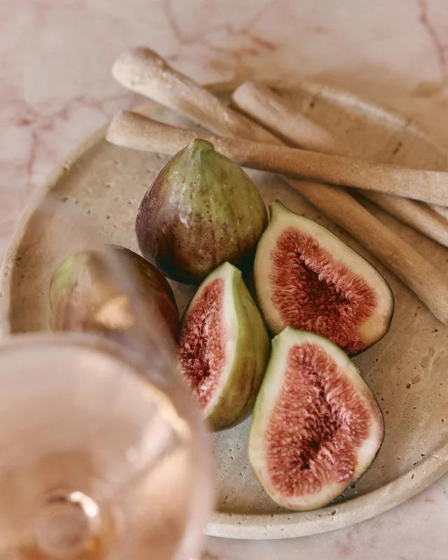 Crisp rosé on ice, fresh figs and rosemary grissini. A sunset offering, delivered to your door on the afternoon you arrive. It may feel like fate, yet it’s the Rosé Interlude package, available to add when you book your stay.