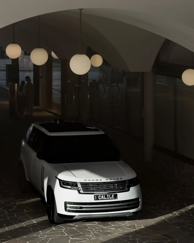 Complimentary valet means less time behind the wheel and more time perfecting your sunlounge-to-suite ratio.

Choose the Valet On Us package for complimentary valet service with your stay.