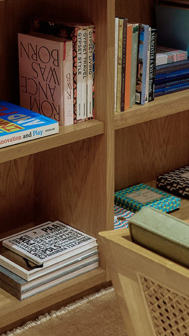 Most of us know the Titanic story. Very few of us know Evelyn's. On 14 May, Lisa Wilkinson joins us in partnership with Brisbane Writers Festival to discuss her new book, The Titanic Story of Evelyn. 

It follows the incredible story of Evelyn Marsden, a young Australian nurse who became the only Australian-born survivor of the Titanic, and yet most Australians have never heard her name. She was a champion rower, accomplished horsewoman, trained in Morse code, and a nurse who defied every expectation of her time. 

Read the full story and purchase tickets via our Journal. Link in bio.