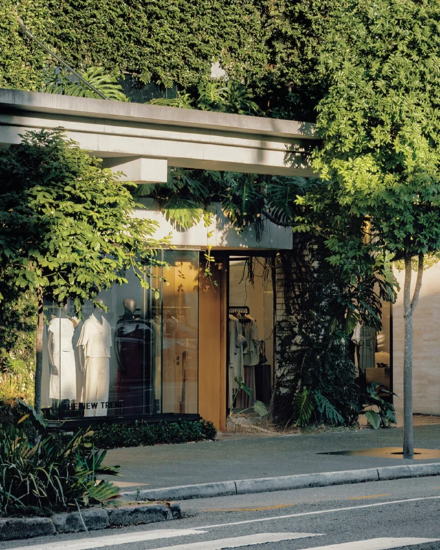 Like the hotel, our precinct is a deliberate architectural response to subtropical living. Designed to be open, leafy, and walkable, which is why time here feels energising rather than exhausting, whether you’re shopping, dining, or simply wandering.